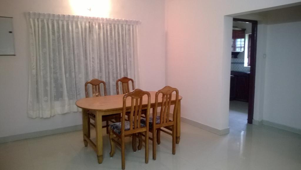 Indeevaram Apartments Ковалам Номер фото